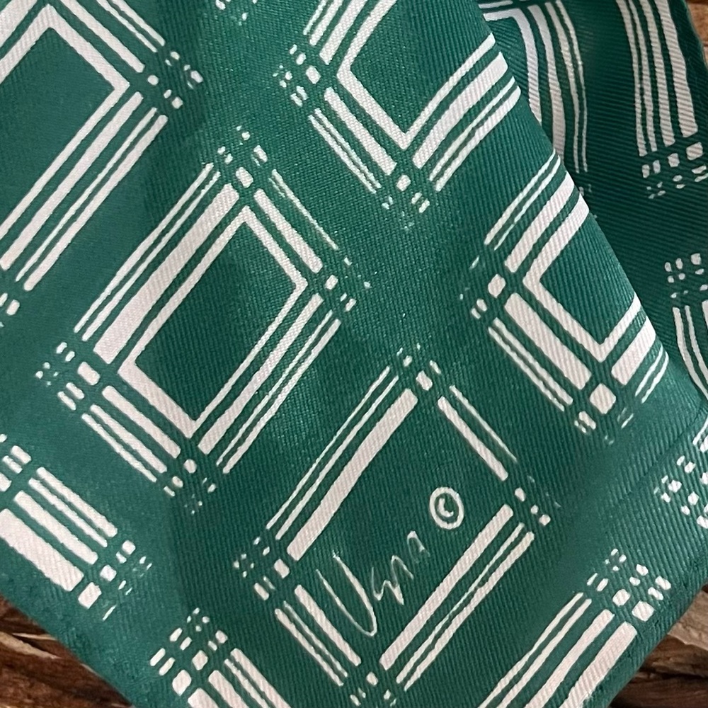 Vintage Vera Green and White Geometric Scarf